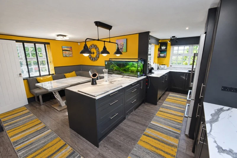 Snowden Road, Bradford, West Yorkshire, BD18 1JD - image 2