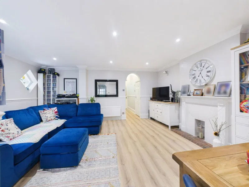 Valencia Road, Worthing, BN11 4 - image 2