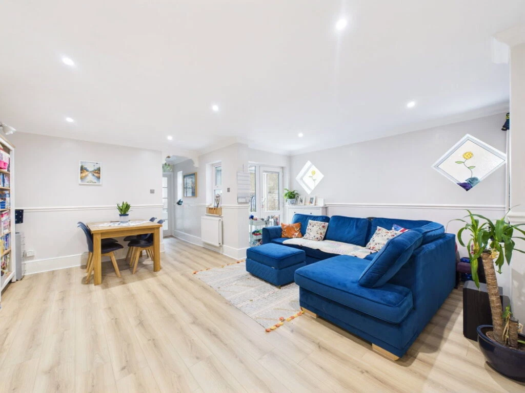 Valencia Road, Worthing, BN11 4 - image 3