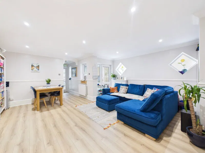 Valencia Road, Worthing, BN11 4 - image 3