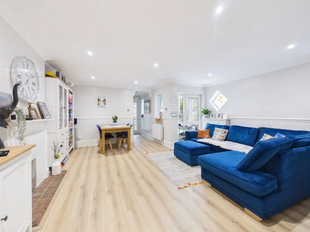 Valencia Road, Worthing, BN11 4 - image 4
