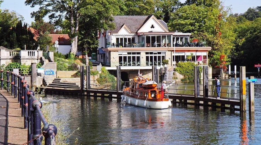 Boulters Lane, Maidenhead - image 12