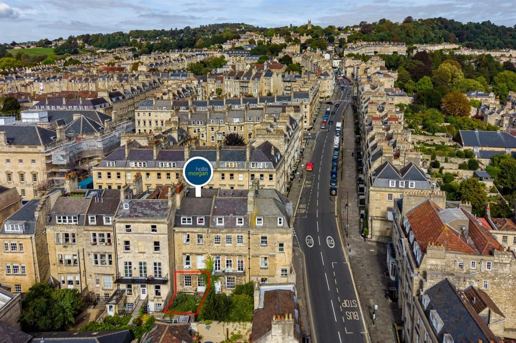 Ground Floor Garden Flat, 3 Alfred Street, Walcot, Bath, BA1 2QU - image 1
