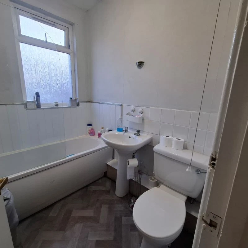 3 Sydenham Road, Hartlepool, Cleveland, TS25 1QA - image 8