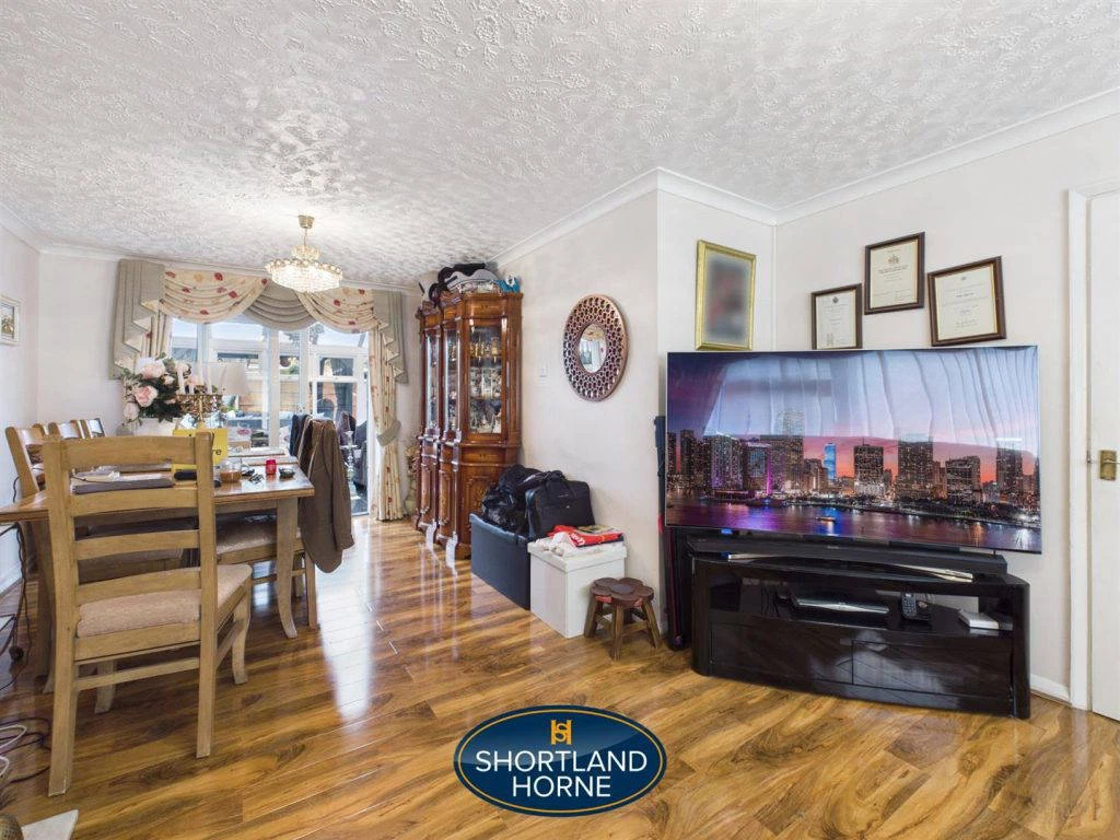 Finnemore Close, Styvechale Grange, Coventry - image 4