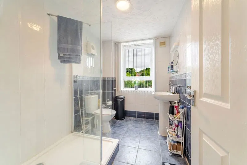 Woodborough Road, Nottingham, Nottinghamshire, NG3 4LN - image 3