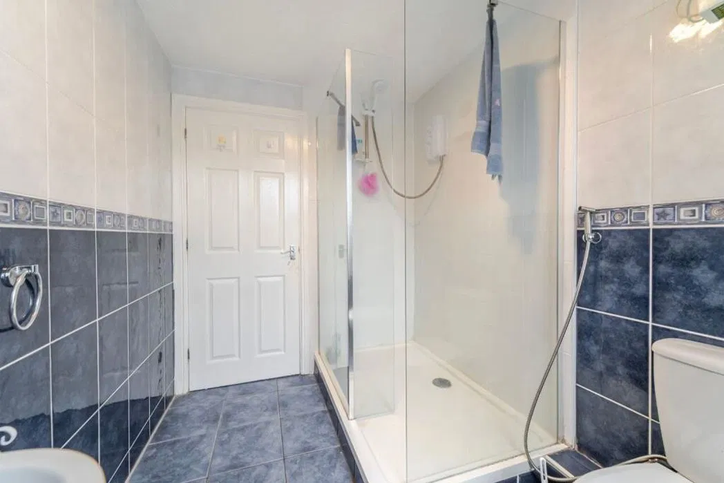 Woodborough Road, Nottingham, Nottinghamshire, NG3 4LN - image 4