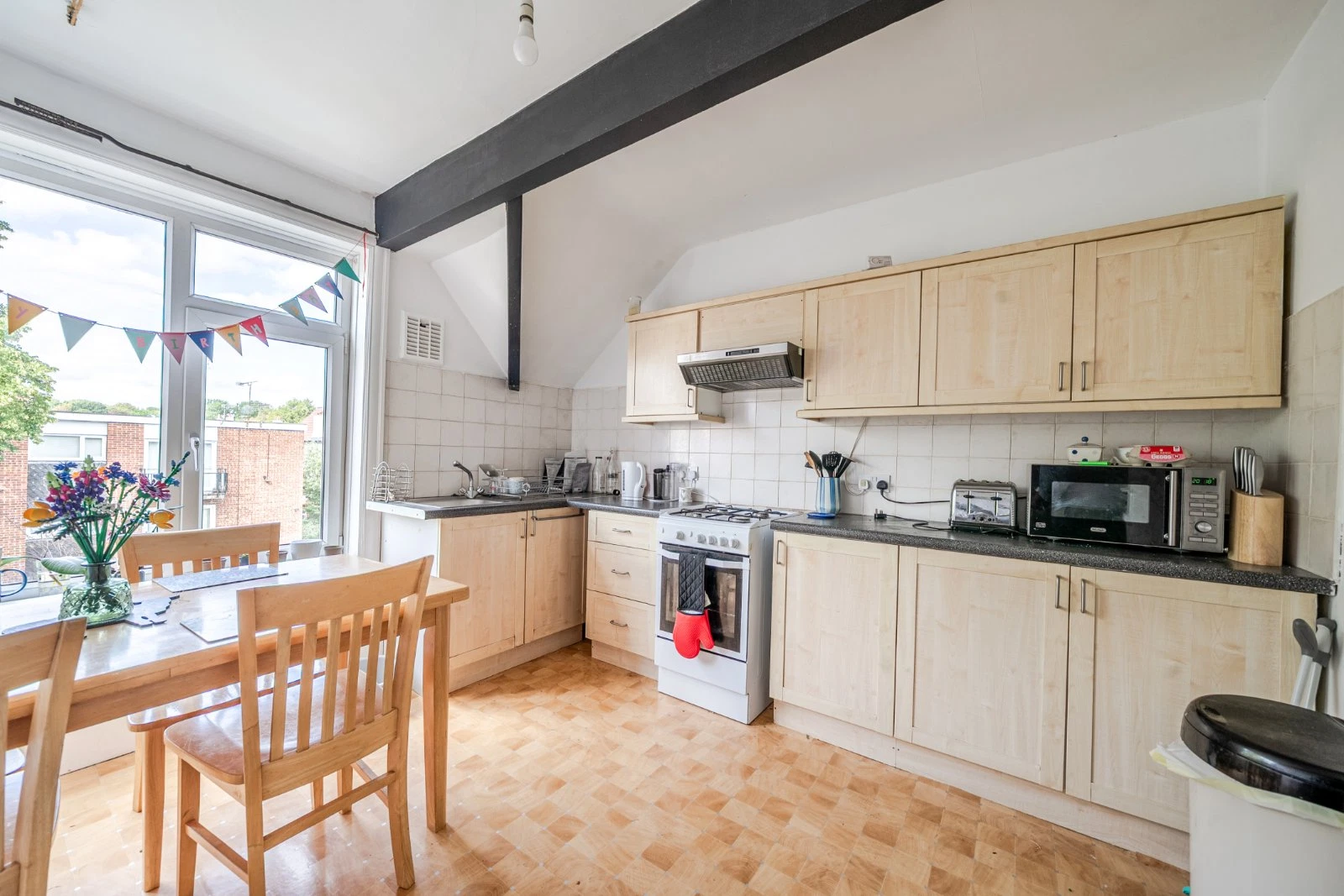North Parade, West Park, Leeds, LS16 - image 31