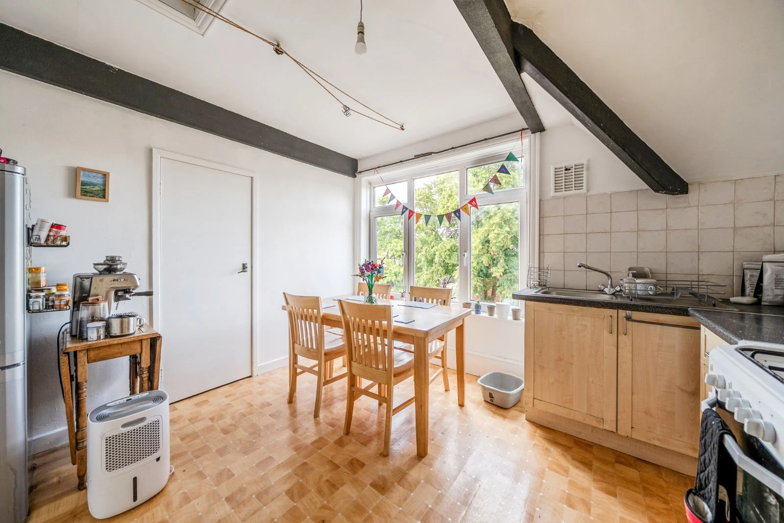 North Parade, West Park, Leeds, LS16 - image 33