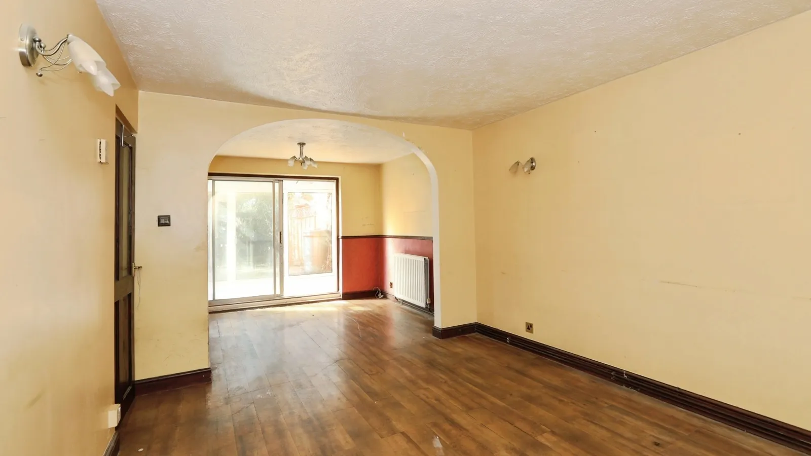 Colonsay Road, Crawley, West Sussex, RH11 - image 2