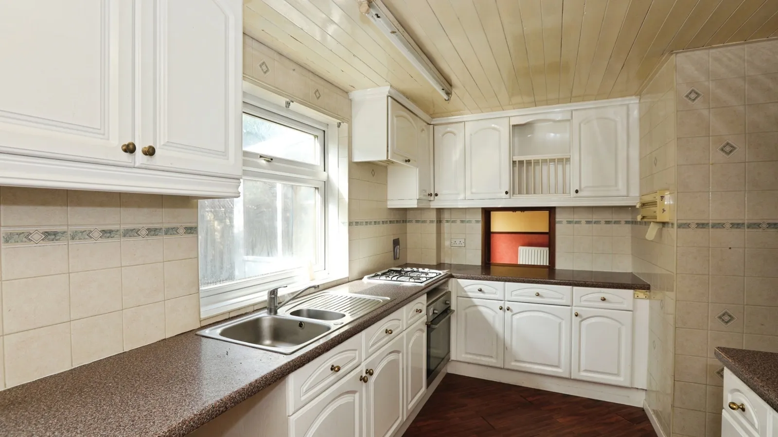 Colonsay Road, Crawley, West Sussex, RH11 - image 4