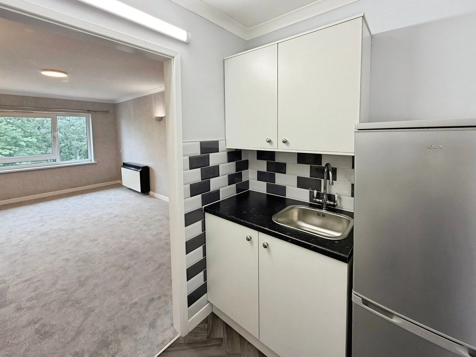 Parklands Court, Sketty, Swansea, SA2 8LZ - image 13