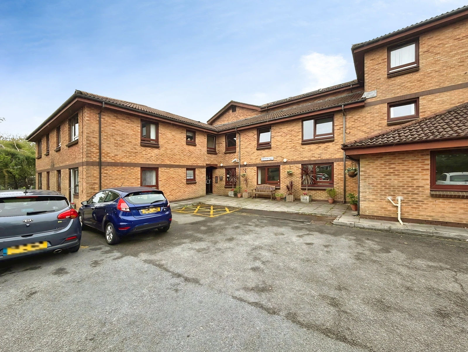 Parklands Court, Sketty, Swansea, SA2 8LZ - image 2