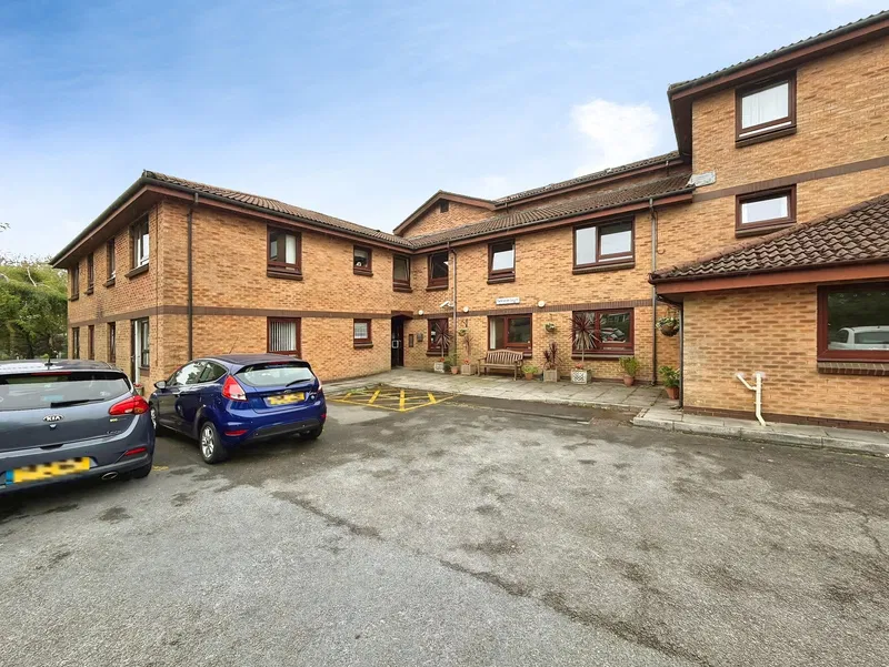 Parklands Court, Sketty, Swansea, SA2 8LZ - image 2