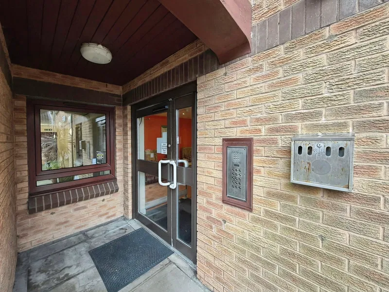 Parklands Court, Sketty, Swansea, SA2 8LZ - image 3