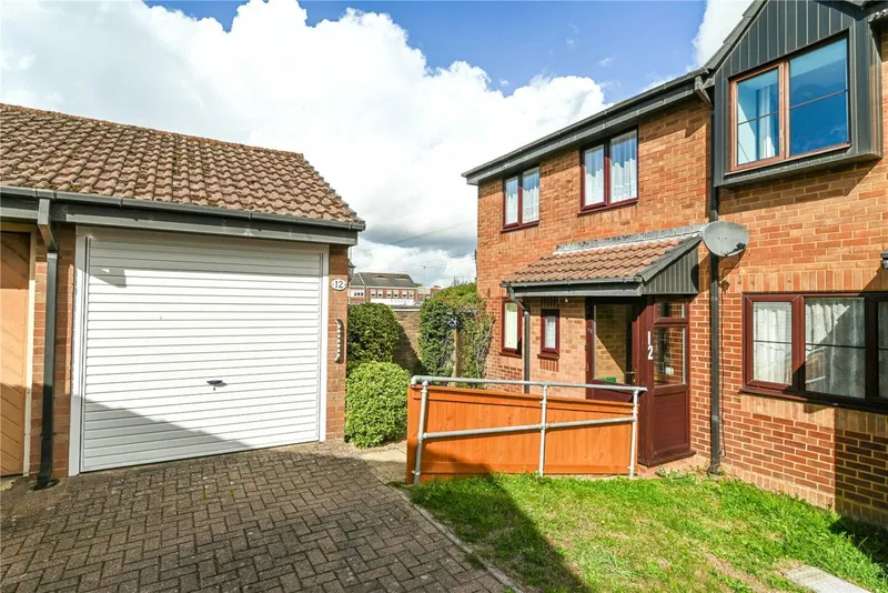 Caslake Close, New Milton, Hampshire, BH25 6PU