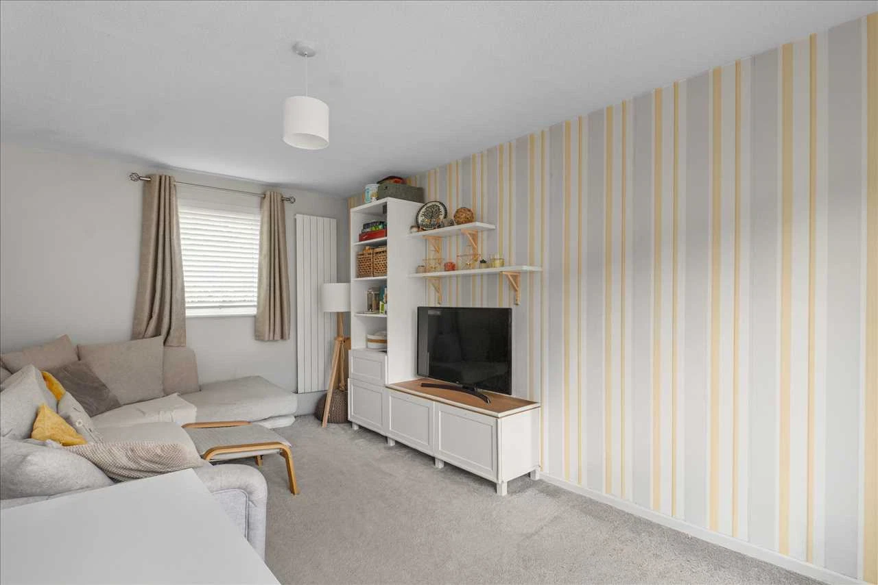 The Grove, Bradwell, Milton Keynes - image 3