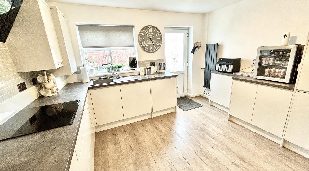 Titchfield Road, Oldham, OL8 - image 11