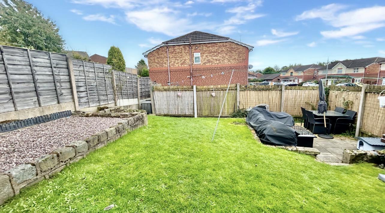 Titchfield Road, Oldham, OL8 - image 13