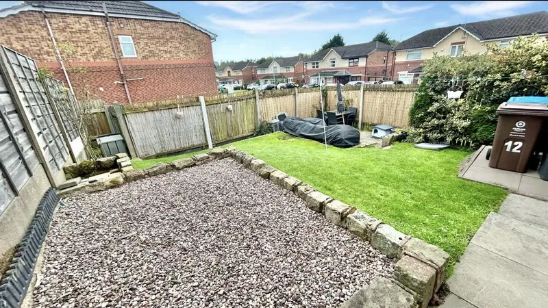 Titchfield Road, Oldham, OL8 - image 2