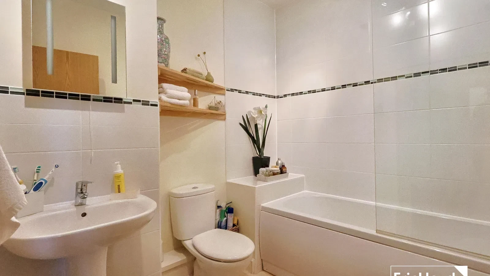 Sharkham Court, Brixham - image 7