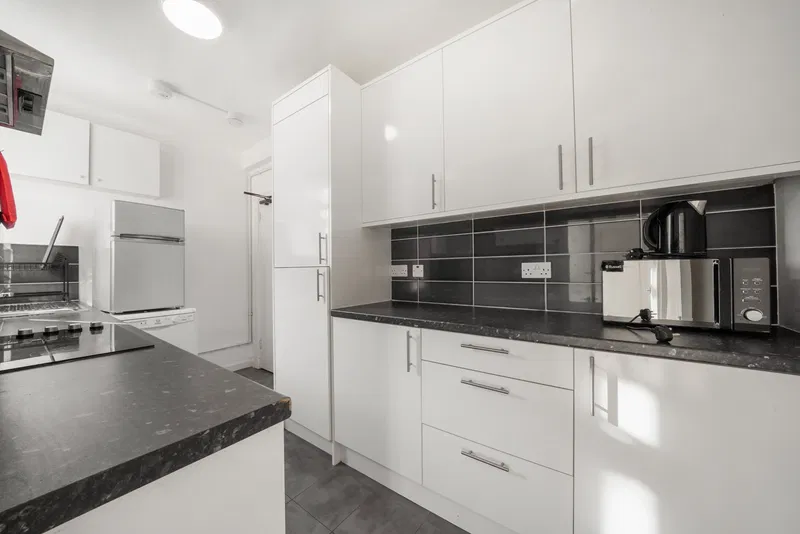 Latymer Court, Hammersmith Road, Hammersmith, London, W6 - image 3