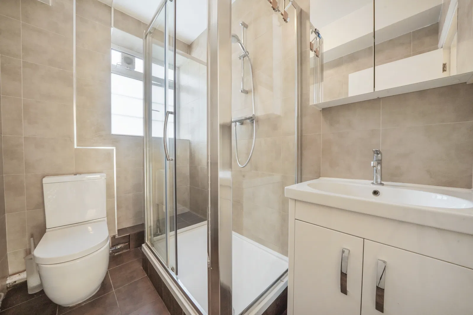 Latymer Court, Hammersmith Road, Hammersmith, London, W6 - image 5