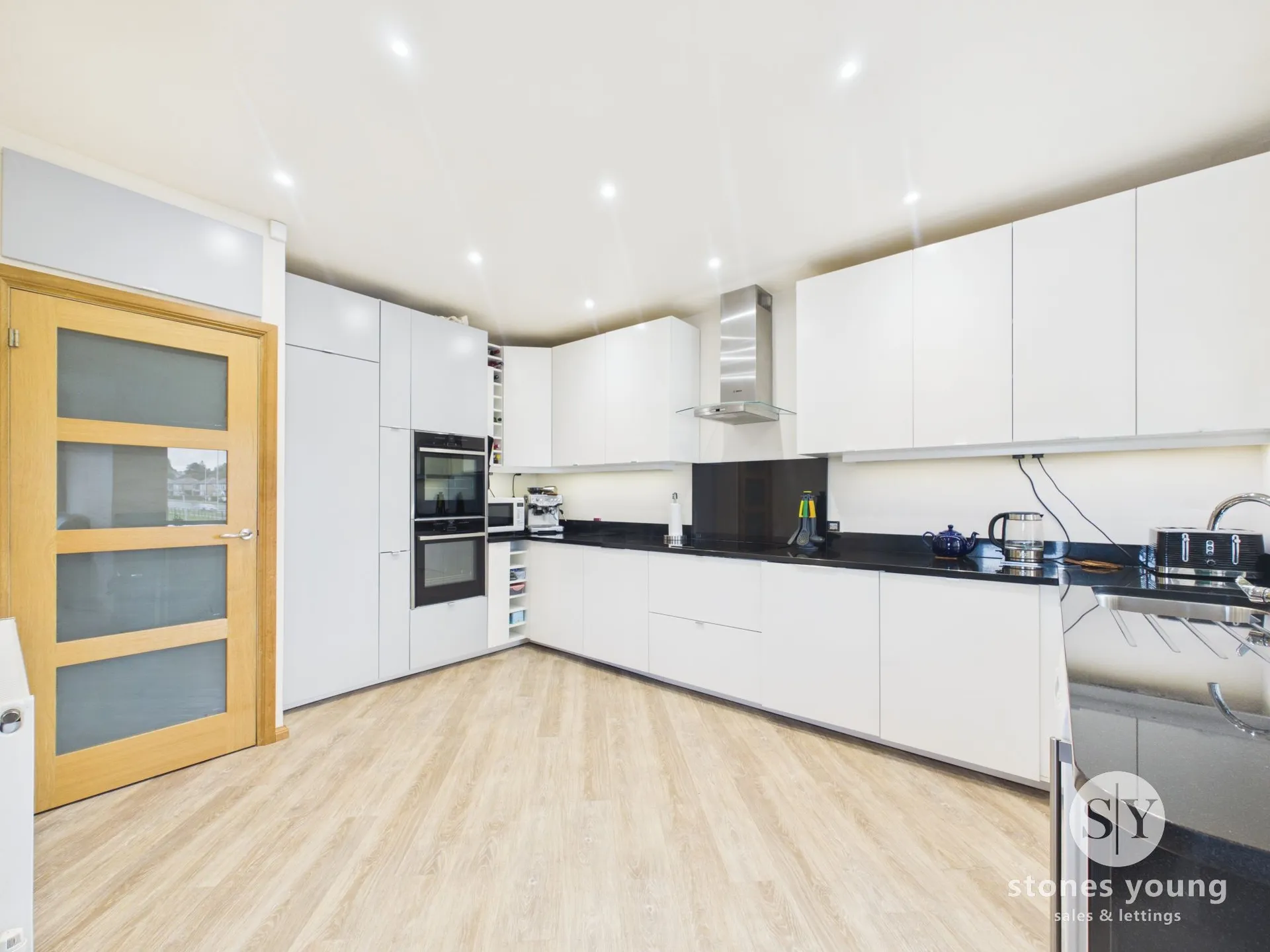 Lammack Road, Blackburn, BB1 - image 3