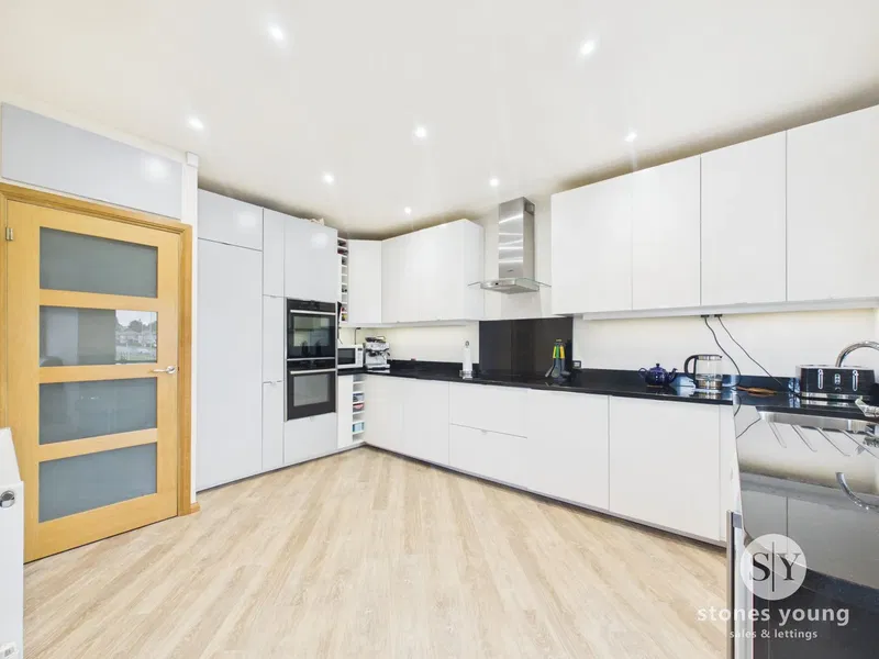 Lammack Road, Blackburn, BB1 - image 3