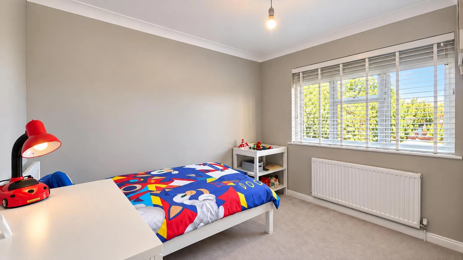 Kennington Close, Newport Pagnell, MK16 - image 19