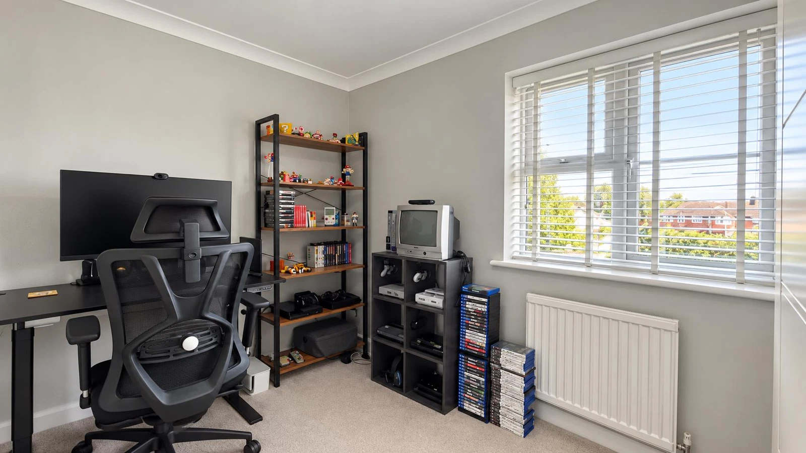 Kennington Close, Newport Pagnell, MK16 - image 20