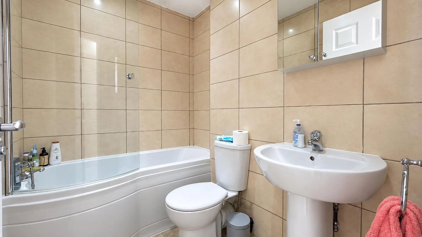 Kennington Close, Newport Pagnell, MK16 - image 21