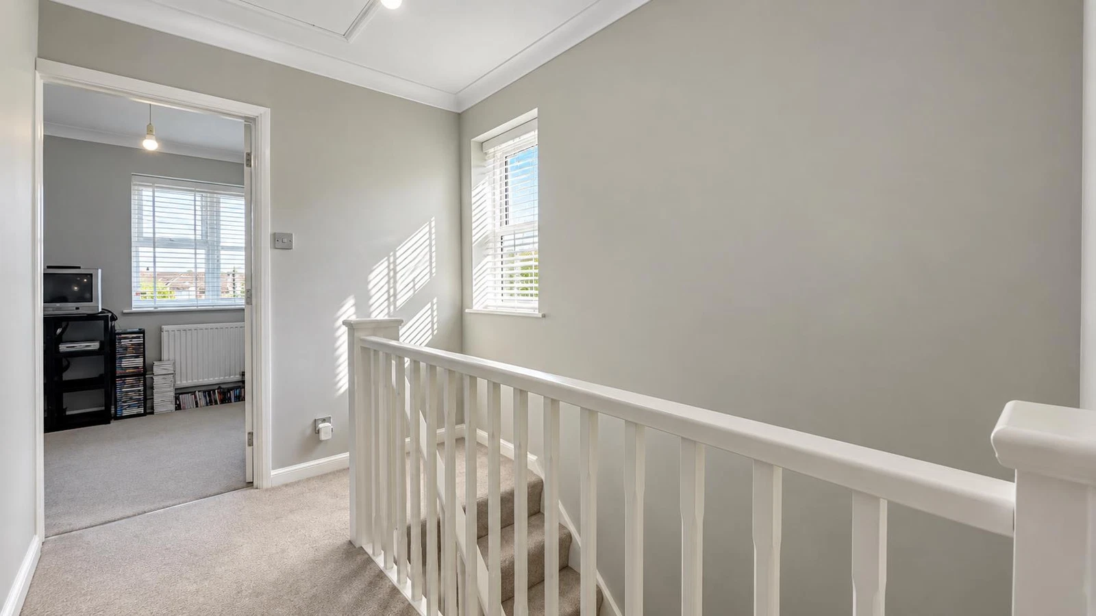 Kennington Close, Newport Pagnell, MK16 - image 22