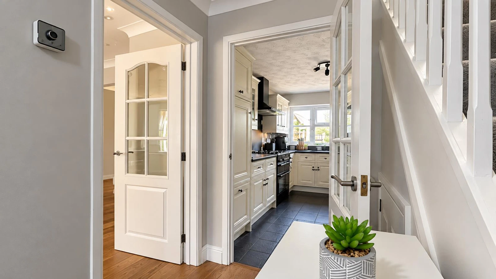 Kennington Close, Newport Pagnell, MK16 - image 5