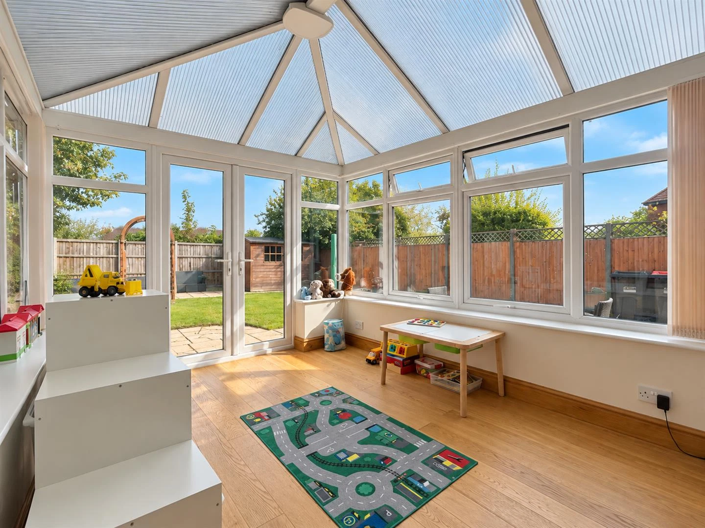 Kennington Close, Newport Pagnell, MK16 - image 6