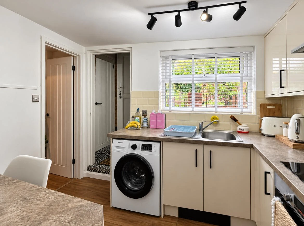 Avenue Road, Wymondham - image 6