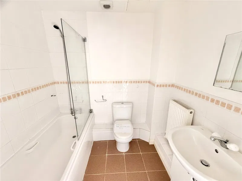 Doulton Gardens, Poole, Dorset, BH14 - image 3