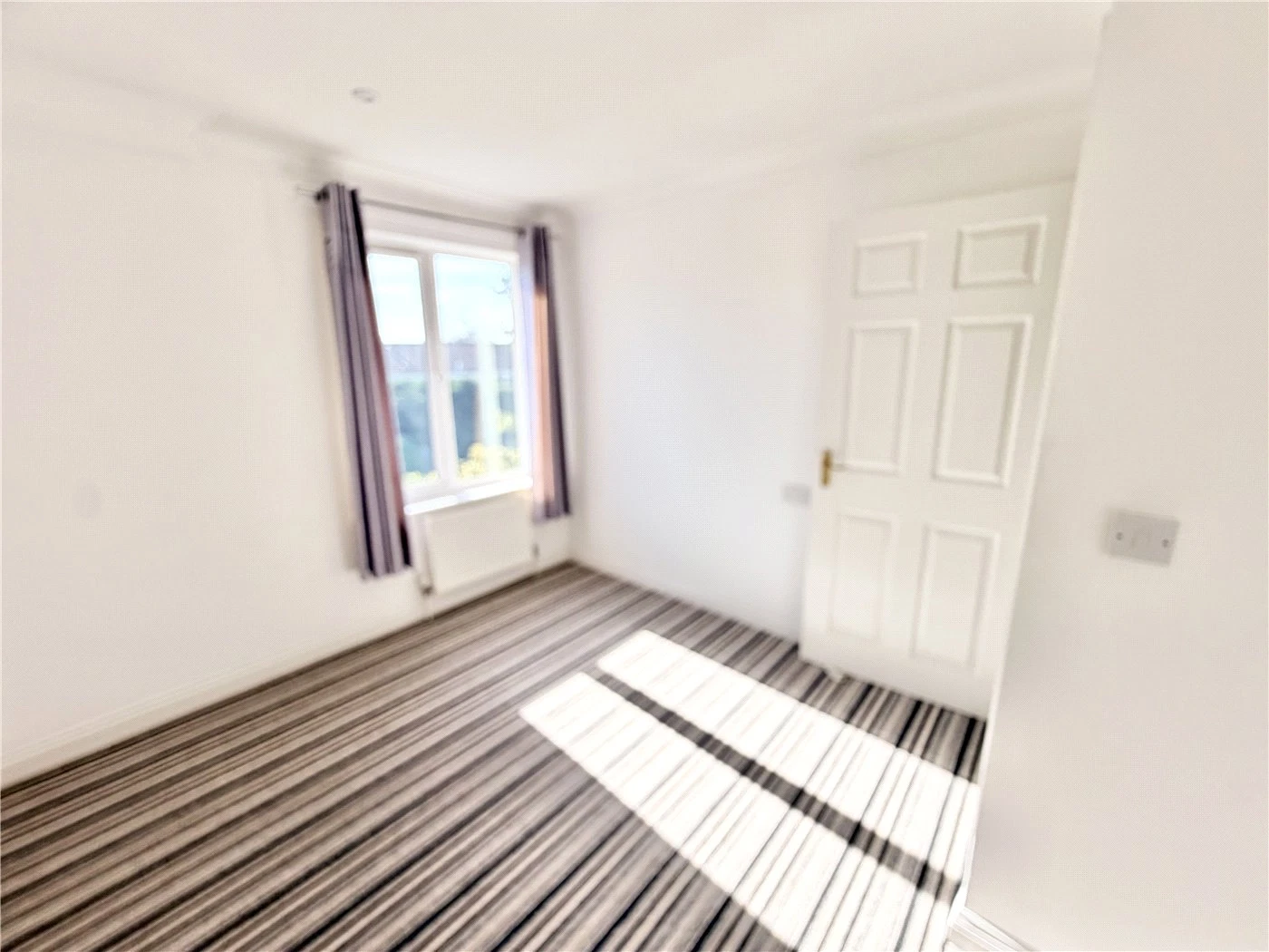 Doulton Gardens, Poole, Dorset, BH14 - image 6