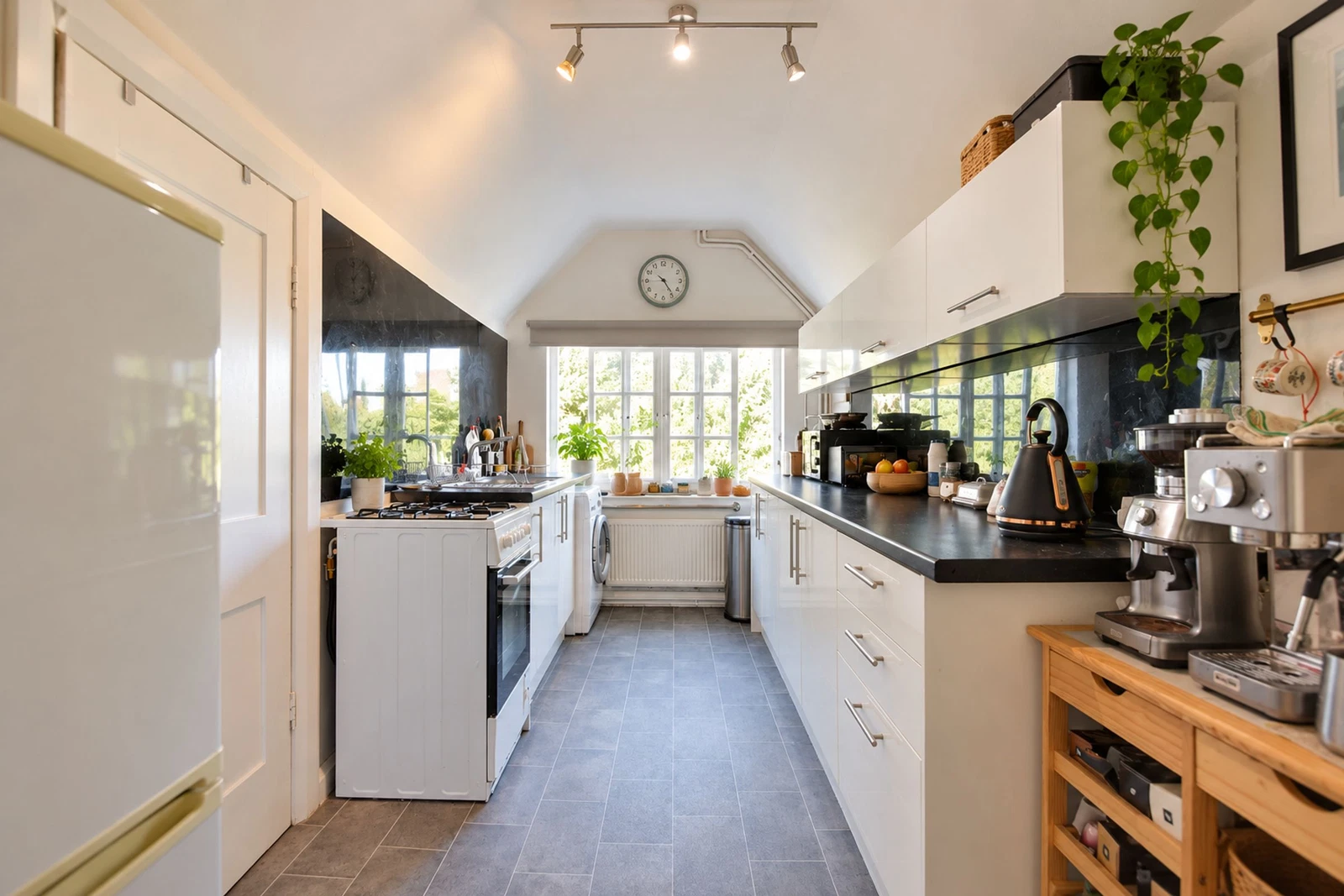 Toller Road, Stoneygate, Leicester - image 10