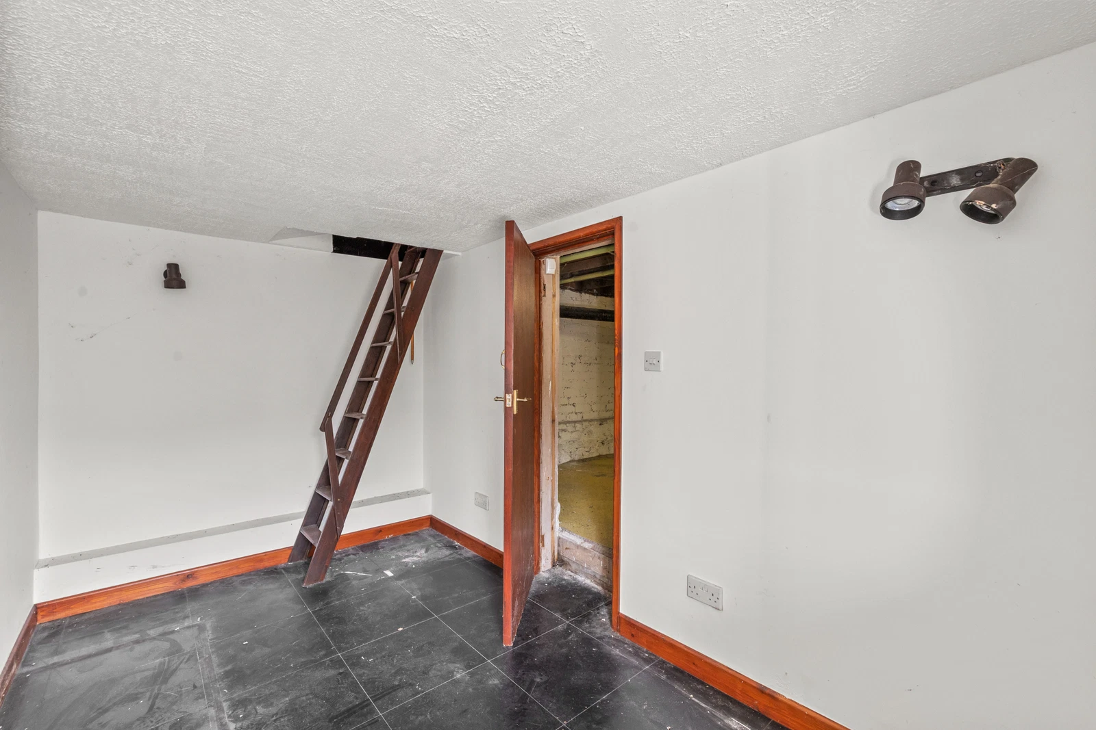 2 Langland Road, Mumbles, Swansea, SA3 - image 24