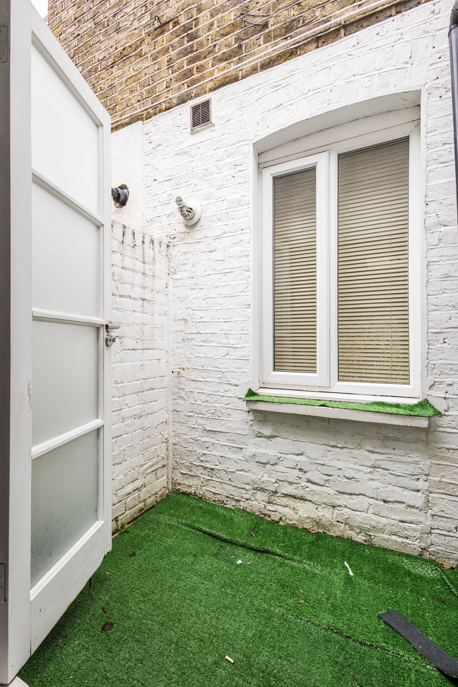 Camden High Street, Camden, London, NW1 - image 11