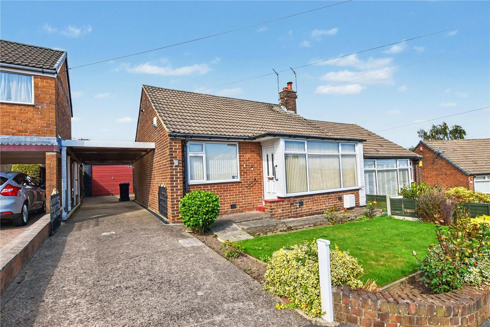 Croft House Avenue, Morley, Leeds, LS27 8NX - image 1