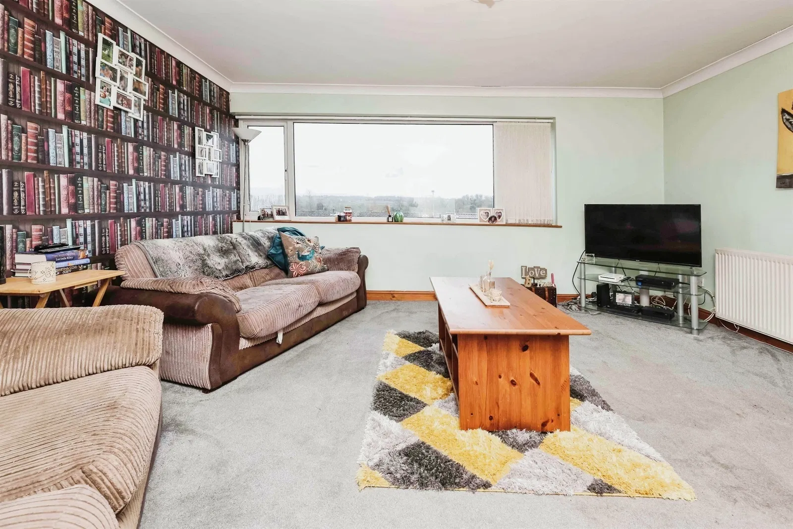Hunnington Crescent, Halesowen, B63 - image 3