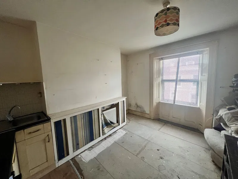 Flat 3 247 North Road West, Plymouth, Devon, PL1 5DQ - image 2