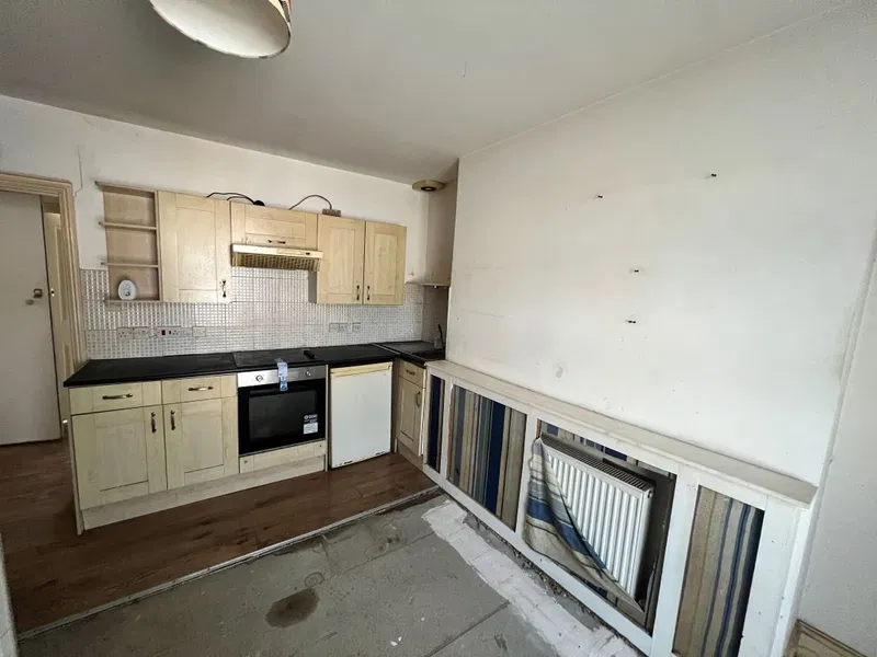 Flat 3 247 North Road West, Plymouth, Devon, PL1 5DQ - image 3