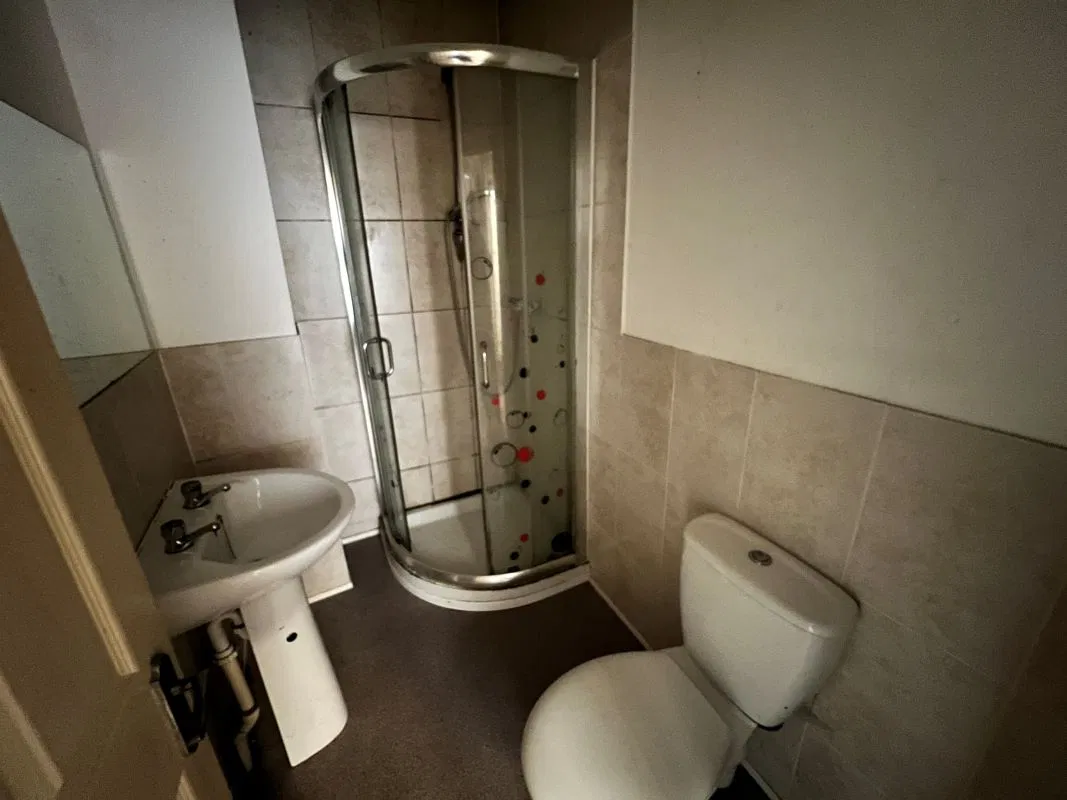 Flat 3 247 North Road West, Plymouth, Devon, PL1 5DQ - image 5