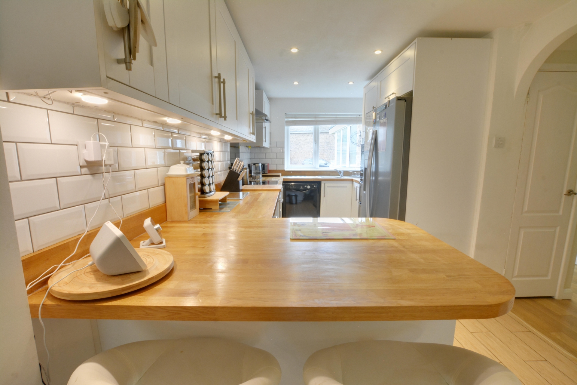 Keble Close, Pound Hill, Crawley, West Sussex, RH10 - image 5