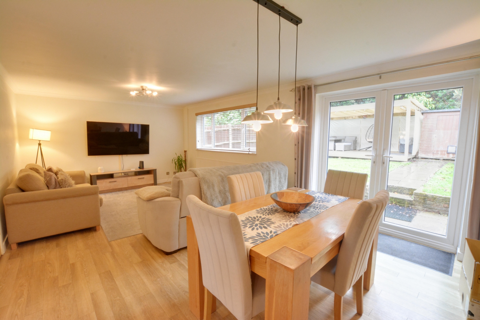 Keble Close, Pound Hill, Crawley, West Sussex, RH10 - image 6