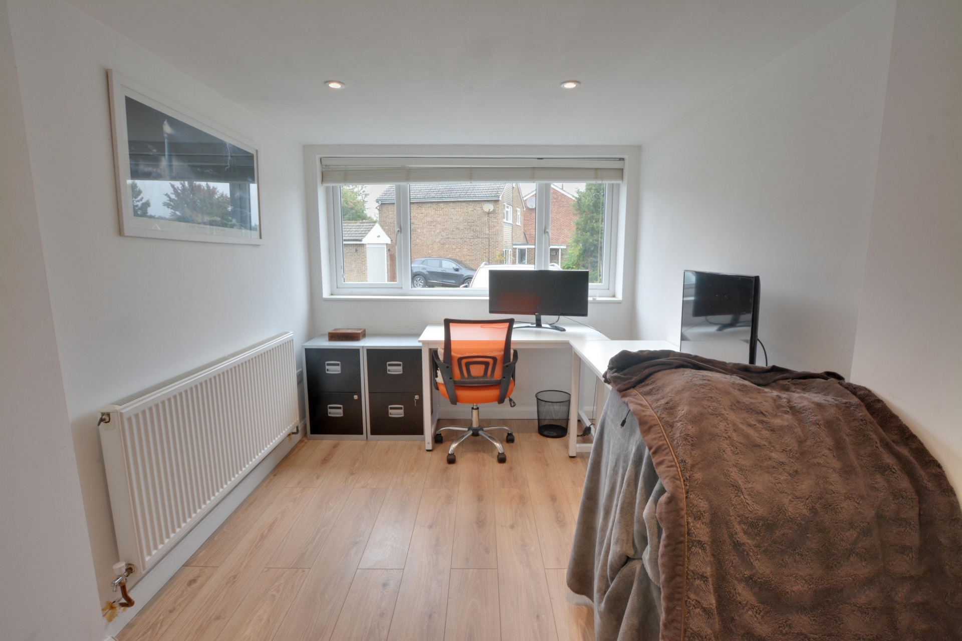 Keble Close, Pound Hill, Crawley, West Sussex, RH10 - image 9