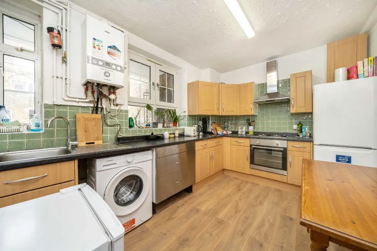 Watts Street, Wapping - image 3
